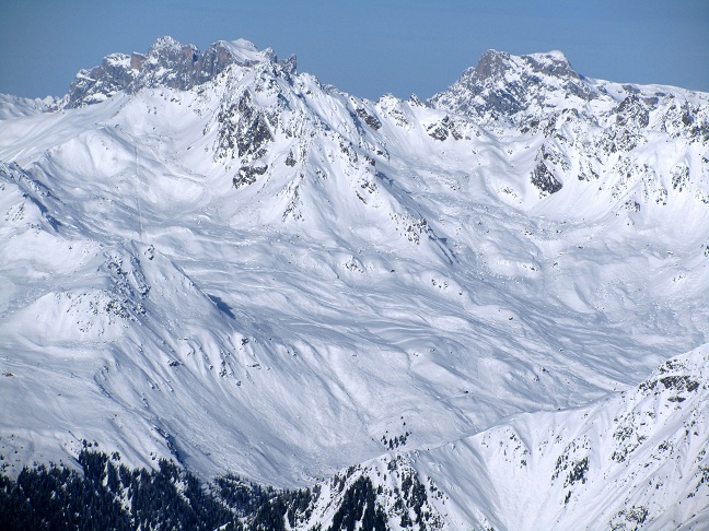 Foto: Andreas Koller / Skitour / Pischahorn und Mattjischtälli (2980m) / Blick zur Sulzfluh (2818m) / 20.01.2013 22:03:30