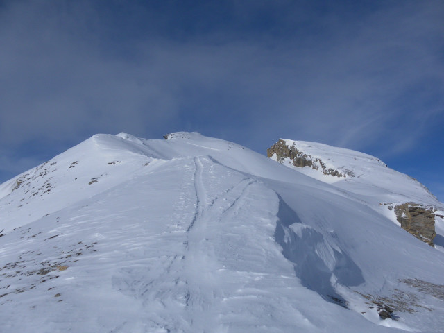 Foto: Wolfgang Lauschensky / Skitour / Piz Tomül 2946m / an der Scharte zum Gipfelstock dahinter / 30.01.2013 17:42:48