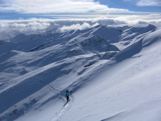 Foto: Wolfgang Lauschensky / Skitour / Piz Tomül 2946m / Einqueren in den Sattel / 30.01.2013 17:42:39