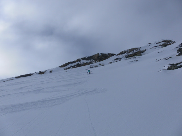 Foto: Wolfgang Lauschensky / Skitour / Piz Tomül 2946m / Einfahrt in die Steilhänge / 30.01.2013 17:41:33