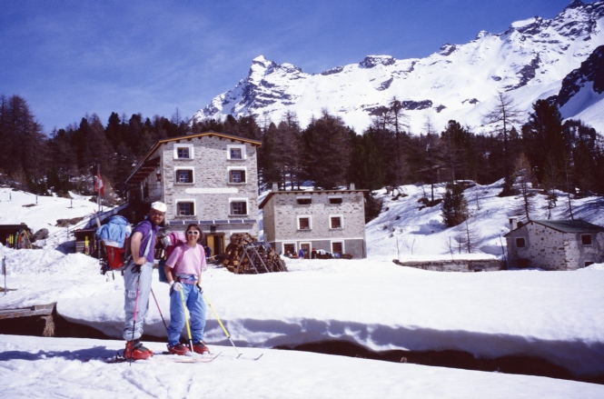 Foto: Manfred Karl / Skitour / Piz Paradisin, 3302 m / Das Quartier für die nächsten Tage / 21.03.2013 20:55:03