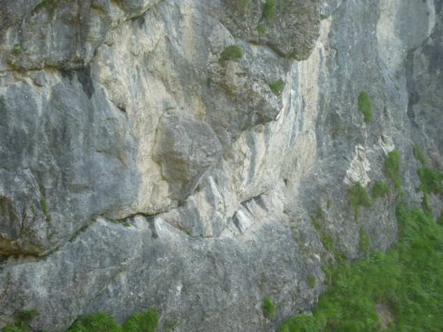 Foto: Manfred Karl / Klettersteigtour / Hausbachfall Klettersteig / Quergang zwischen Leiter und Holzbalken / 11.07.2013 21:51:33