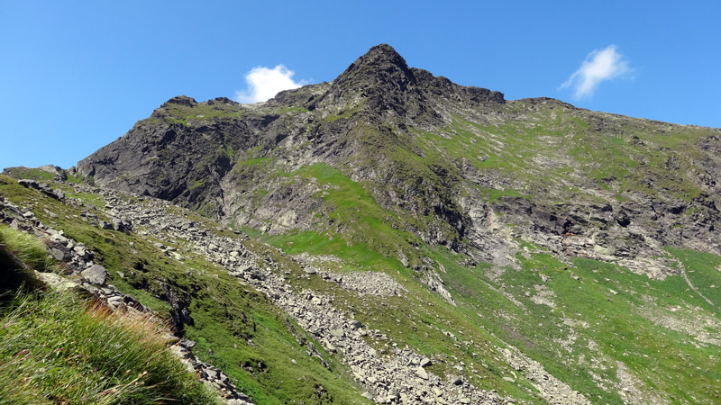 Foto: Datzi / Wandertour / Bergtour auf die Hochweberspitze (2375m) mit Biwak - Abstieg über die Malaisseen / Im Hochtalschluß erhebt sich die Hochweberspitze (hier glaubt man das es keinen unschwierigen Anstieg gibt) / 13.08.2013 21:56:09