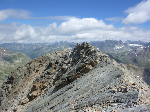 Foto: Manfred Karl / Wandertour / Flüela Wisshorn, 3085 m / Blick zum Vorgipfel / 29.08.2013 20:57:32