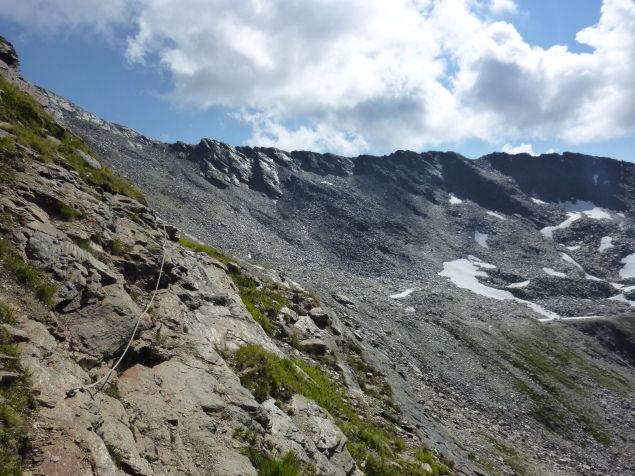 Foto: Manfred Karl / Wandertour / Pischahorn, 2979 m / Kurze Seilsicherung am Normalanstieg / 31.08.2013 23:54:41