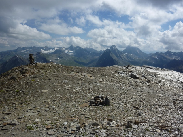Foto: Manfred Karl / Wandertour / Pischahorn, 2979 m / Silvrettaberge - immer wieder Blickfang: Der Piz Linard / 31.08.2013 23:52:10