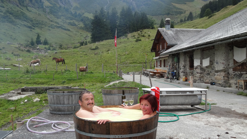Foto: Datzi / Wandertour / Wanderung zum Berglimattsee und Wellness auf der Bergli Alp / Ein Molkebad ist ein Genuss für die Sinne und die Beziehung (Wer es nicht glaubt soll es selber probieren) / 18.09.2013 06:51:36