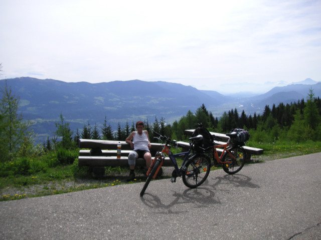 Foto: Wolfgang Lauschensky / Wandertour / Goldeck (2142m) - Bike&Hike / Rast an der Goldeck Panoramastraße / 27.09.2013 18:34:07