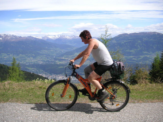 Foto: Wolfgang Lauschensky / Wandertour / Goldeck (2142m) - Bike&Hike / Blick ins Drautal Richtung Hohe Tauern / 27.09.2013 18:33:55