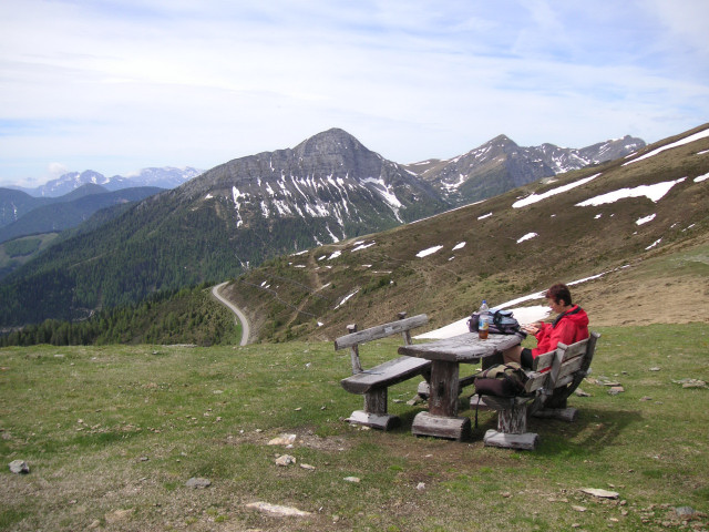 Foto: Wolfgang Lauschensky / Wandertour / Goldeck (2142m) - Bike&Hike / Rastbank gegenüber Staff Eckwand und Latschur / 27.09.2013 18:32:11