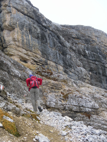 Foto: Wolfgang Lauschensky / Klettersteigtour / Furcia Rossa III Überschreitung / Bänderquerung zum Gipfelfels / 17.10.2013 00:35:01