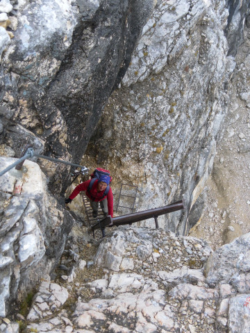 Foto: Wolfgang Lauschensky / Klettersteigtour / Furcia Rossa III Überschreitung / Einstieg in senkrechte Wand / 17.10.2013 00:33:35
