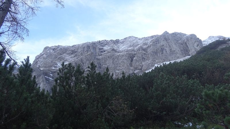 Foto: Datzi / Wandertour / Vom Brunnsee über die Eiblschlucht zum Hinteren Polster (Biwak) 2057m / Die Brunnmäuer / 18.11.2013 19:08:21