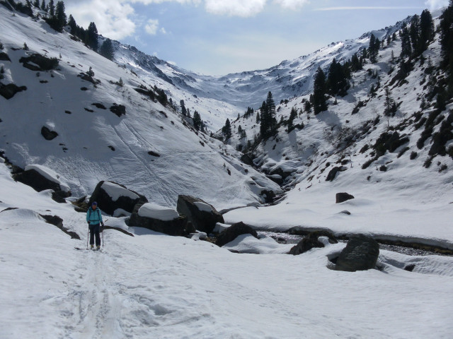 Foto: Wolfgang Lauschensky / Skitour / Ochsenkopf 2469m aus dem Frommgrund / Engstelle zum Oberen Frommgrund Richtung Pallscharte / 23.03.2014 14:40:52