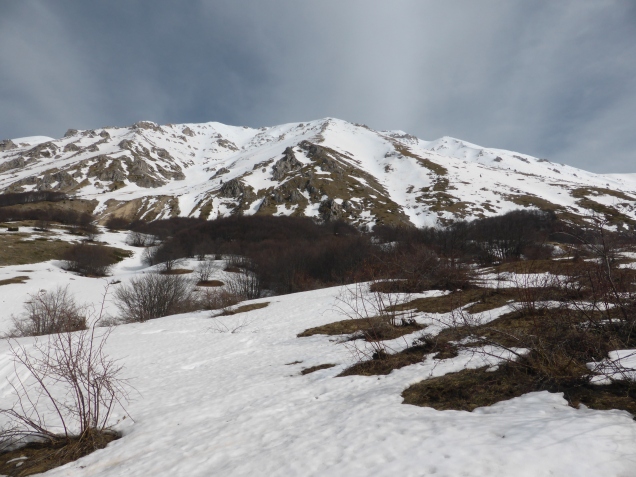 Foto: Manfred Karl / Skitour / Monte Amaro, 2793 m / Rückblick zum Monte Amaro / 25.03.2014 20:01:23