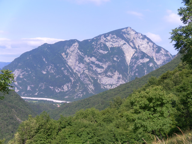 Foto: Wolfgang Lauschensky / Wandertour / Chiesa di Sant’Antonio abate bei Venzone / Westblick zum Monte San Simeone / 25.06.2014 13:05:01