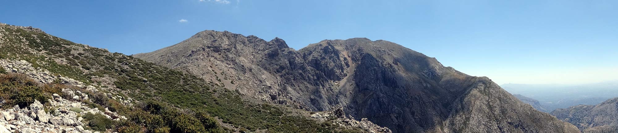 Foto: Datzi / Wandertour / Von der Lasithiou Hochebene zum Afentis sowie Dikti Ori (Biwak) und Lazaros / Anstieg zum Afendis kurz nach der Wegkreuzung / 27.06.2014 15:10:24