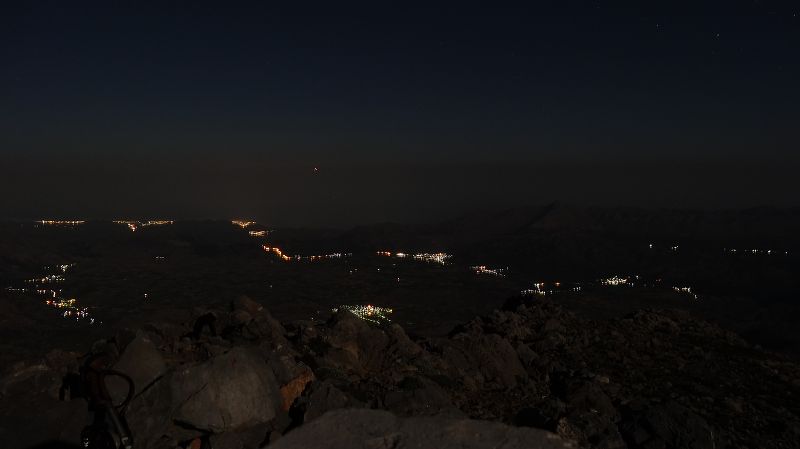 Foto: Datzi / Wandertour / Von der Lasithiou Hochebene zum Afentis sowie Dikti Ori (Biwak) und Lazaros / Nachtstimmung am Gipfel. Die Lichter im Tal haben für mich einen besonderen Reiz, wenn man so wie die Insel Kreta von oben übeblicken kann / 27.06.2014 15:00:31
