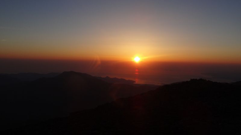 Foto: Datzi / Wandertour / Von der Lasithiou Hochebene zum Afentis sowie Dikti Ori (Biwak) und Lazaros / Der Sonnenaufgang / 27.06.2014 15:01:21