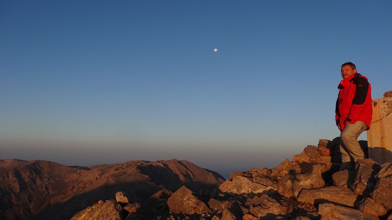Foto: Datzi / Wandertour / Von der Lasithiou Hochebene zum Afentis sowie Dikti Ori (Biwak) und Lazaros / Sonnenaufgang am Dhikti auch deN Vollmond sieht man / 27.06.2014 15:01:32