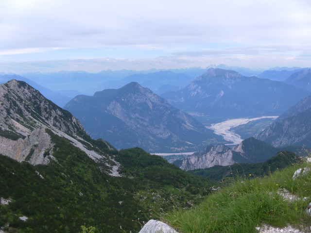 Foto: Wolfgang Lauschensky / Wandertour / Monte Chiampon 1709m / Blick über den Tagliamento zu Monte San Simeone und Monte Amariana / 02.07.2014 20:54:56