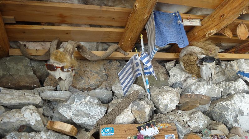Foto: Datzi / Wandertour / Imbros Schlucht / Die Hütte im Mittelteil der Schlucht (Es gibt hier sogar eine Quelle nur das Wasser ist nicht geniesbar / 21.07.2014 20:39:20