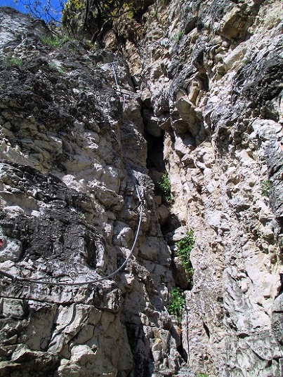 Foto: Andreas Koller / Klettersteigtour / Klettersteig Fennberg (1125m) / Senkrechter Kamin (Schlüsselstelle) / 22.07.2014 23:14:45