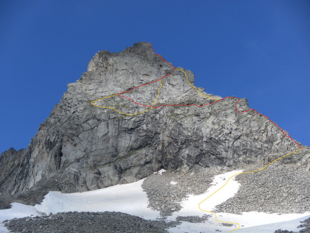 Foto: Wolfgang Lauschensky / Klettertour / Zsigmondyspitze oder Feldkopf (3089m) Normalweg / Südwand der Zsigmondyspitze: rot unser Anstieg, gelb die Varianten und der Zustieg / 23.07.2014 21:44:23