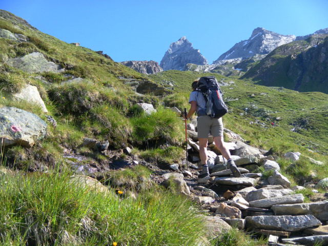 Foto: Wolfgang Lauschensky / Klettertour / Zsigmondyspitze oder Feldkopf (3089m) Normalweg / Zustieg zum Roßkar mit erstem Blick zum 'Matterhorn' / 23.07.2014 21:43:43