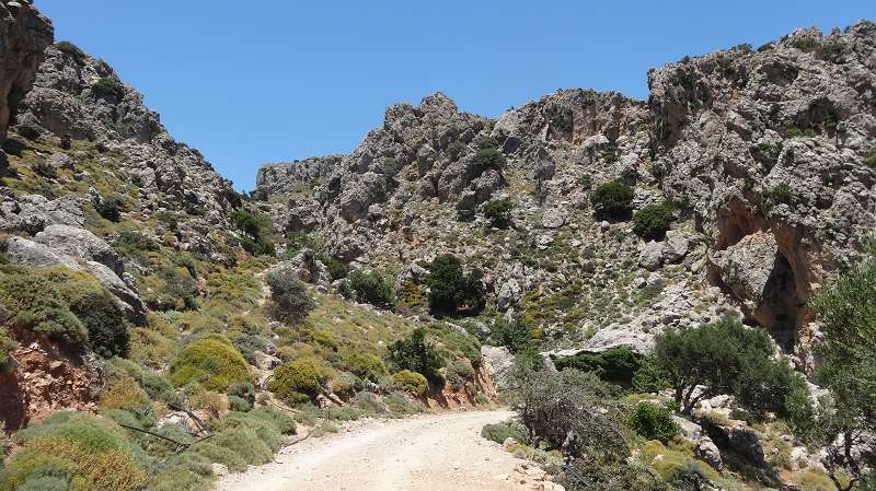 Foto: Datzi / Wandertour / Leichter Rundweg zur Vreiko Hölle / Der Ausläufer des Tripitigebirgszug ist sehr beeindruckend. Es wären hier sicher einige Bergtouren möglich / 03.08.2014 17:22:17