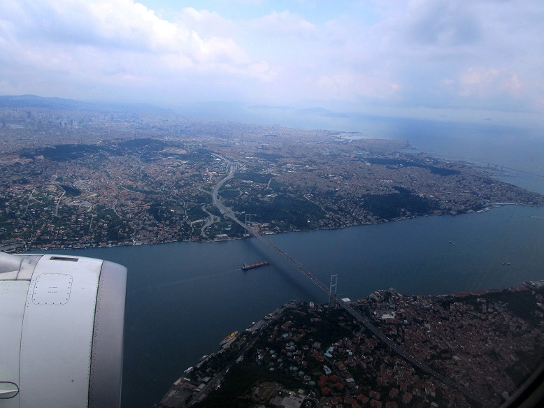 Foto: Andreas Koller / Wandertour / Altstadtrunde am Goldenen Horn (20m) / Anflug auf Istanbul / 01.09.2014 00:33:29