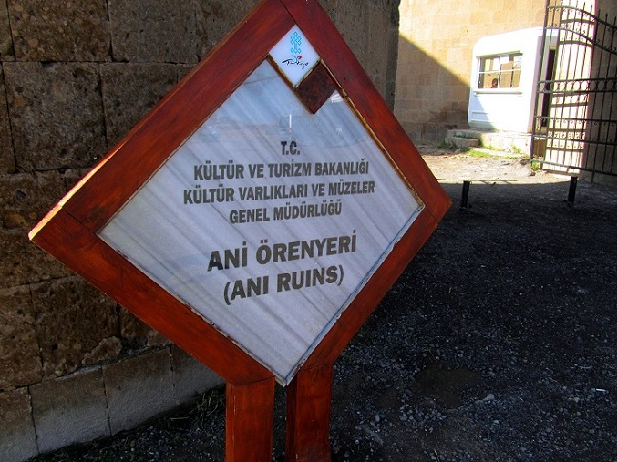 Foto: Andreas Koller / Wandertour / Kulturwanderung in den Ruinen von Ani (1378m) / 17.09.2014 01:47:22