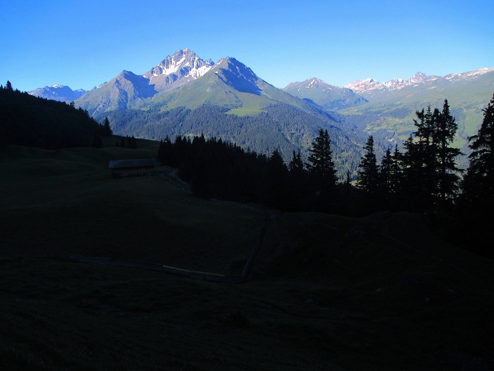 Foto: Andreas Koller / Klettersteigtour / Senda ferrada Piz Mitgel (3159m) / 18.09.2014 01:48:44
