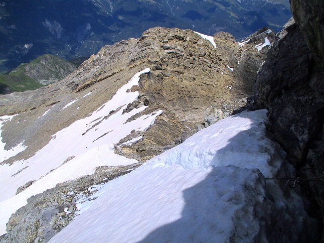 Foto: Andreas Koller / Klettersteigtour / Senda ferrada Piz Mitgel (3159m) / Drahtseile unterm Schnee / 18.09.2014 01:35:00