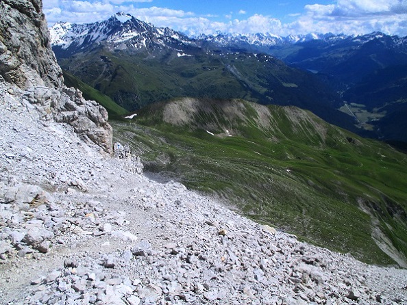 Foto: Andreas Koller / Klettersteigtour / Senda ferrada Piz Mitgel (3159m) / Einstieg in die Senda diagonala / 18.09.2014 01:21:07