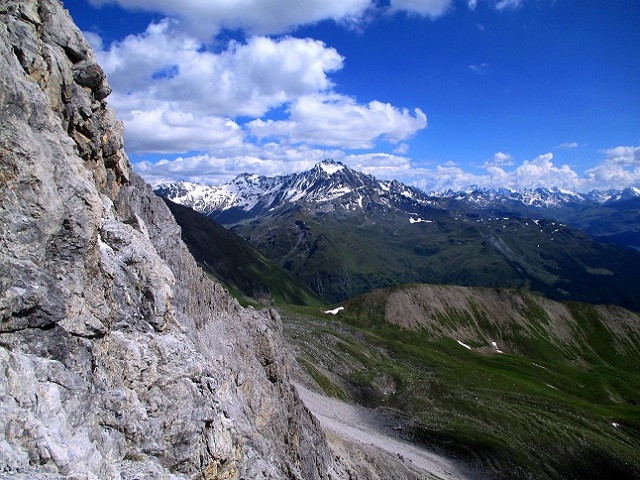 Foto: Andreas Koller / Klettersteigtour / Senda ferrada Piz Mitgel (3159m) / 18.09.2014 01:20:37