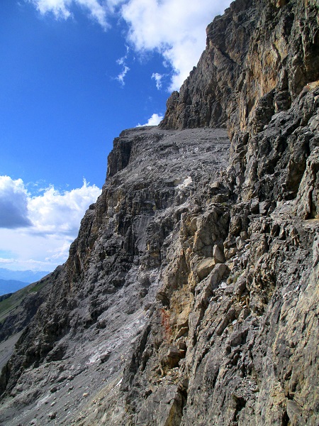 Foto: Andreas Koller / Klettersteigtour / Senda ferrada Piz Mitgel (3159m) / Schuttrampe (Senda diagonala) / 18.09.2014 01:19:28