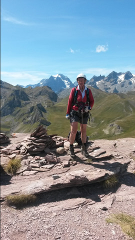 Foto: Wolfgang Lauschensky / Klettersteigtour / Rocher Blanc Voie facile / Rocher Blanc, dahinter Mont Pelvoux / 20.09.2014 00:44:17