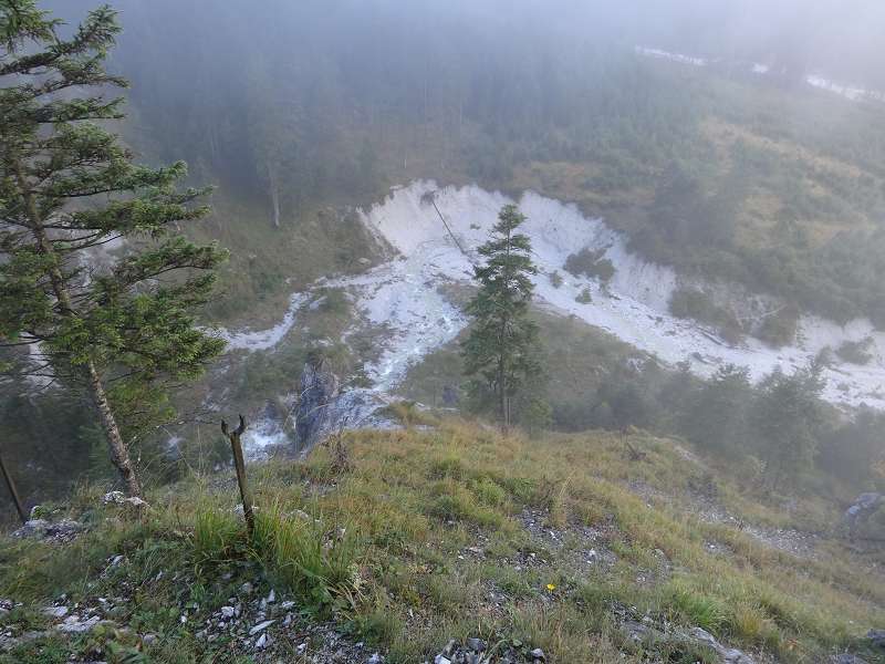 Foto: Datzi / Wandertour / Rundtour über das Weittal zum Hochwart (Biwak) - Abstieg über die Hochalm und Stadurzrinne (Antengraben) / Blick zurück zum Einstieg in den steilen Grashang / 01.10.2014 20:59:10