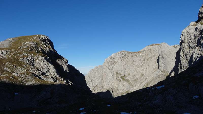 Foto: Datzi / Wandertour / Rundtour über das Weittal zum Hochwart (Biwak) - Abstieg über die Hochalm und Stadurzrinne (Antengraben) / Blick zurück ins Weittal / 01.10.2014 21:06:29