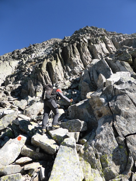 Foto: Manfred Karl / Klettersteigtour / Cima d´Asta, 2847 m, Via ferrata Giulio Gabrielli und Canalone Sud / Am Beginn des Westgrates / 30.09.2014 20:33:21