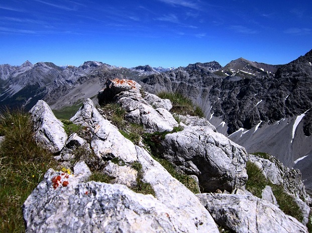Foto: Andreas Koller / Wandertour / Wanderung am Tschirpengrat (2511m) / Tschirpengrat Ost - das Felsköpfl ist der Gipfel / 30.09.2014 22:30:46