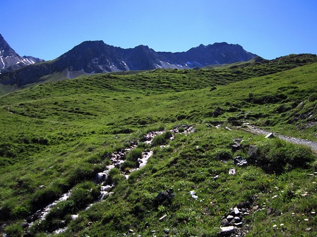 Foto: Andreas Koller / Wandertour / Wanderung am Tschirpengrat (2511m) / Blick zurück zum Tschirpen mit SO-Grat / 30.09.2014 22:25:39