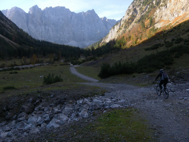 Foto: Wolfgang Lauschensky / Wandertour / Gumpenspitze und Gamsjoch aus dem Laliderertal / Laliderer Tal / 21.10.2014 18:49:29