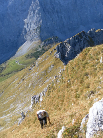 Foto: Wolfgang Lauschensky / Wandertour / Gumpenspitze und Gamsjoch aus dem Laliderertal / griffloses Steilgras / 21.10.2014 18:43:54