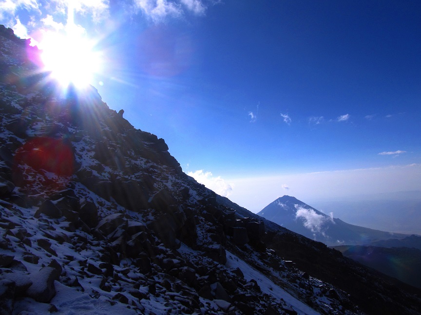 Foto: Andreas Koller / Wandertour / Ararat (5137m) / Blick zum Kleinen Ararat (3925m) / 23.10.2014 01:55:59