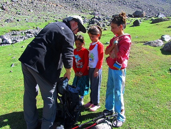 Foto: Andreas Koller / Wandertour / Ararat (5137m) / Kurdische Kinder / 23.10.2014 01:50:33