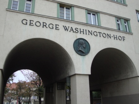 Foto: Wolfgang Dröthandl / Wandertour / Wiener Bezirks - Kulturwanderweg 10: Favoriten / George Washington - Hof, Unter Meidlinger Straße 1 / 30.10.2014 22:58:54