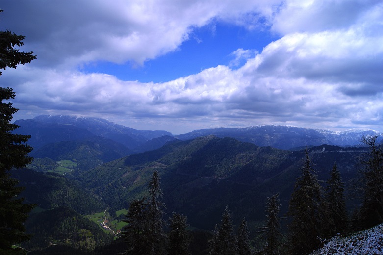 Foto: Andreas Koller / Wandertour / Gippel und Gippelmauer von Süden (1669m) / 24.11.2014 01:32:08