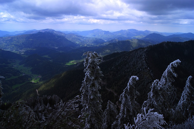 Foto: Andreas Koller / Wandertour / Gippel und Gippelmauer von Süden (1669m) / 24.11.2014 01:32:00
